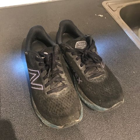 New Balance Goretex