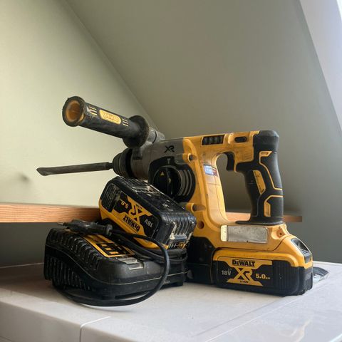 Dewalt DCH273NT +2batteri og lader