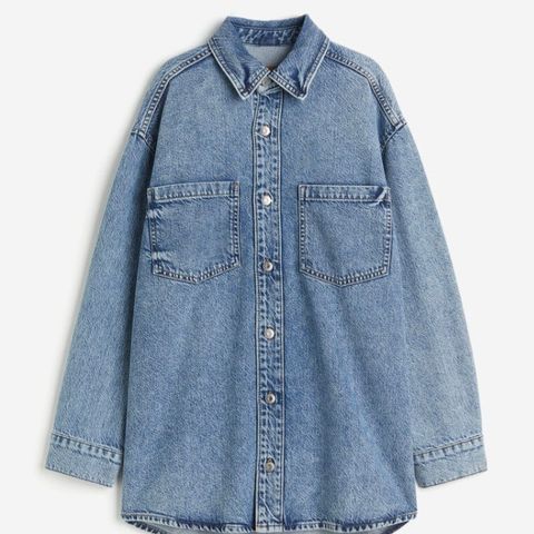 Ny oversized denimskjorte selges for kr.349,-