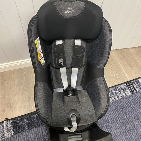 Britax Römer dualfix m i-size bilstol