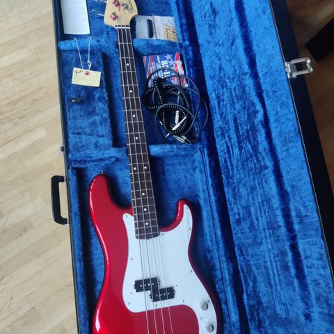 Fender precision bass