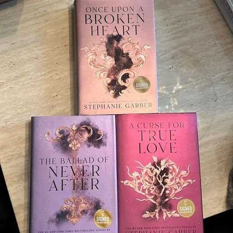 Ønsker å kjøpe Barnes and Noble versjon av Once Upon A Broken Heart serien