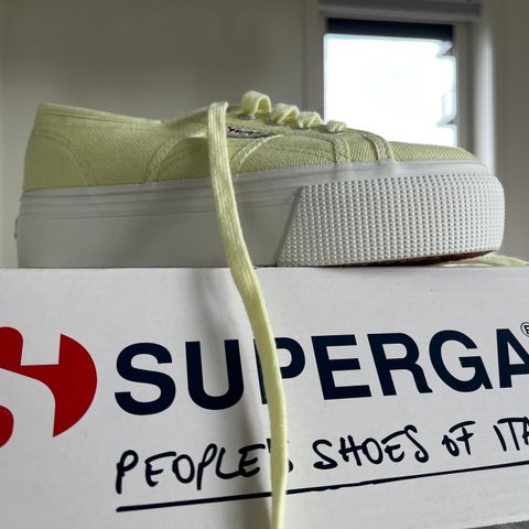 Superga nye sko