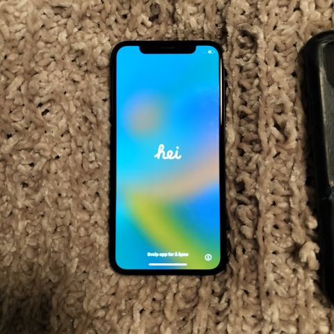 Billig Iphone X selges uten noen bruksmerker.