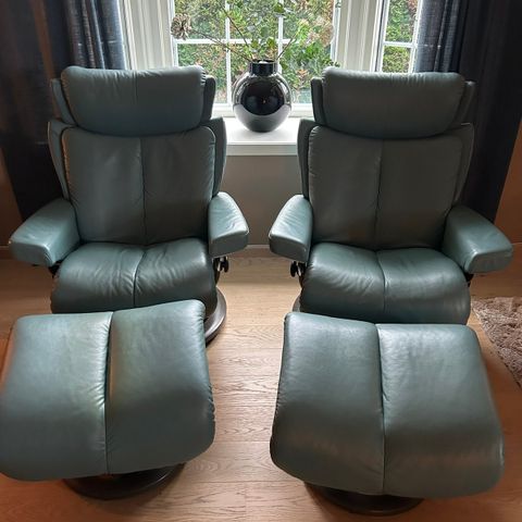 To Ekornes Magic stressless hvilestoler