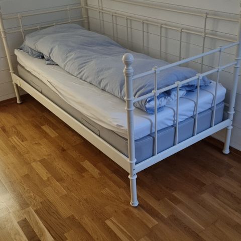 Ikea sprinkel seng hvit