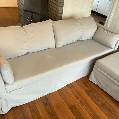 Lys enkel sofa fra jenterom