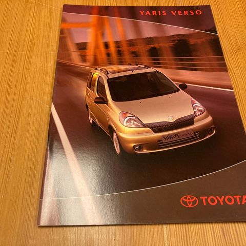 BILBROSJYRE - TOYOTA YARIS VERSO - 2001