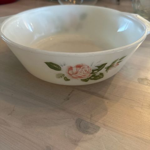 Pyrex Cottage Rose ildfast form