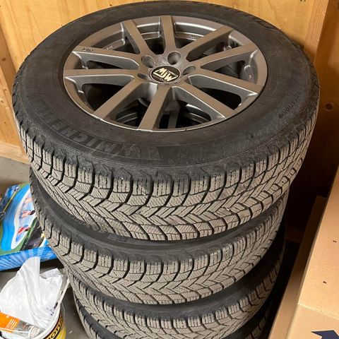 Michelin vinterhjul selges, 225/65R17, 1 sesong gamle