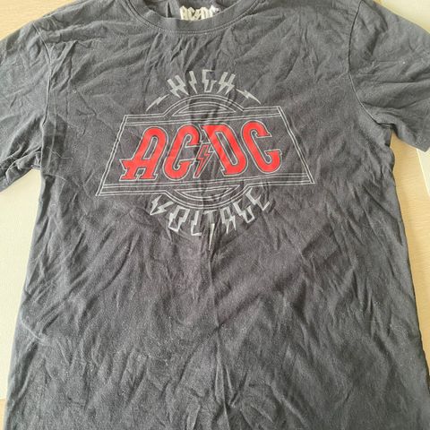 Ac/dc t shirt medium