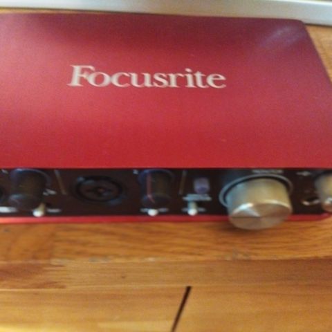 Defekt Focusrite 2i2 gen II selges