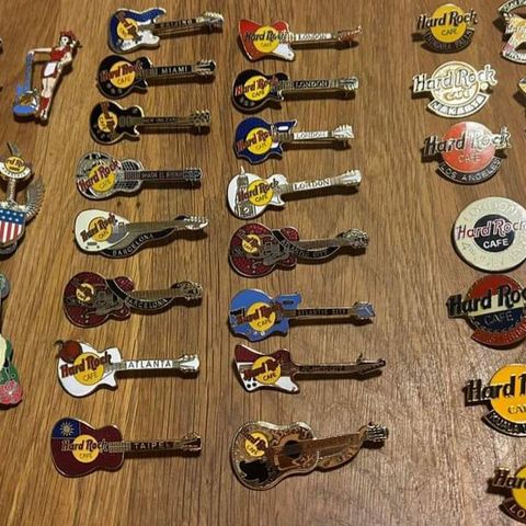 36 stk Hard Rock Cafe pins