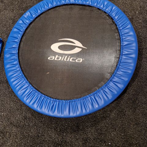 Veldig lite brukt trampoline selges