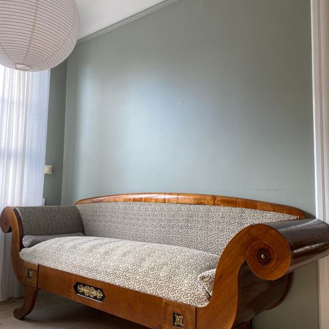 Nydelig, antikk biedermeier sofa