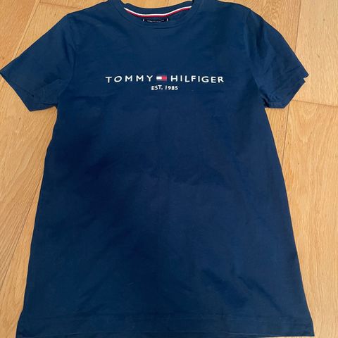 Tommy Hilfiger t-skjorte