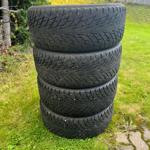 Vinterdekk R18 Nokian selges unna