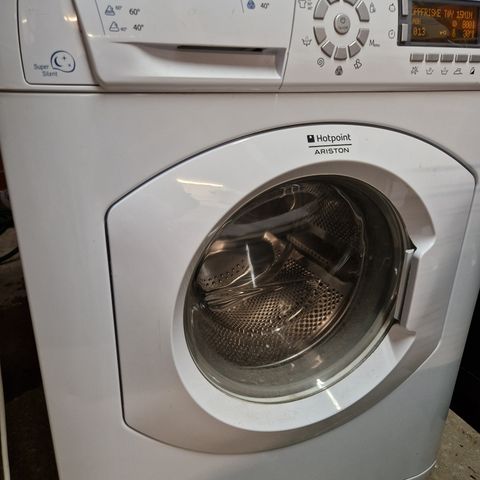 Defekt Ariston Hotpoint SuperSilent 8kg.