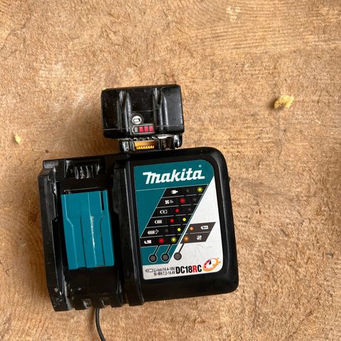 Makita batteri og lader 18v 5amp