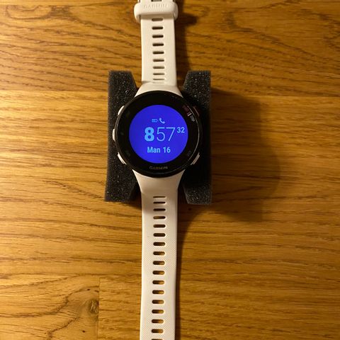 Garmin Forerunner 45S Hvit