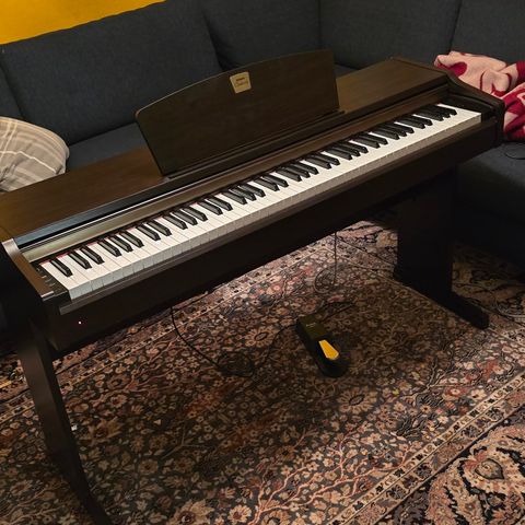 Yamaha clavinova CLP-110