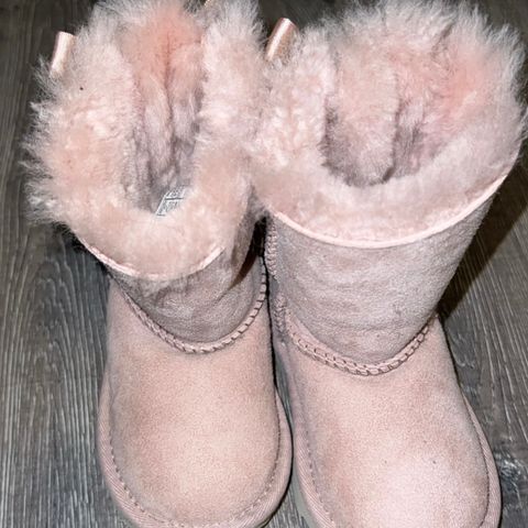 Ugg str.22