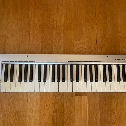 M-AUDIO MIDI Keystation keyboard 49