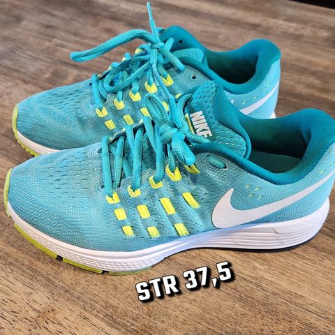 Lite brukte Nike Zoom Vomero 11. Str 37,5.