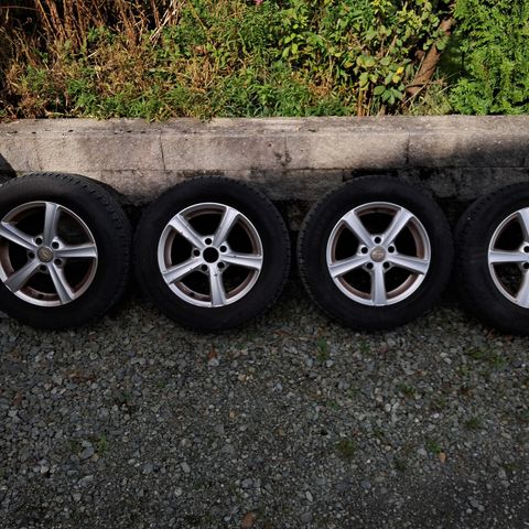 Sommerdekk 195/65 R15 V lite brukt