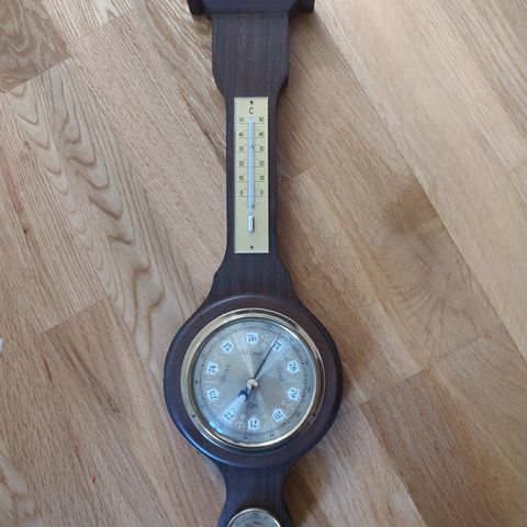 Barometer vegghengt