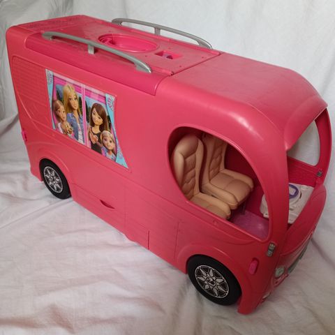 Barbie camping bil