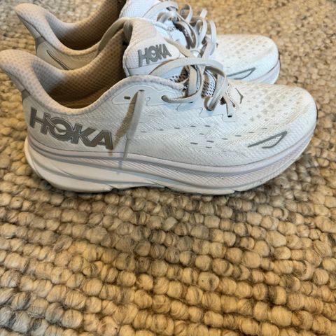 Hoka Clifton 9