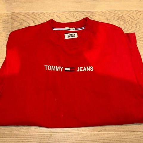 Tommy Hilfiger genser Rød M