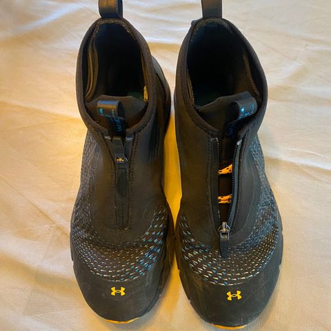 Under Armour str 41