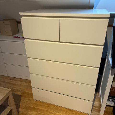 Malm kommode