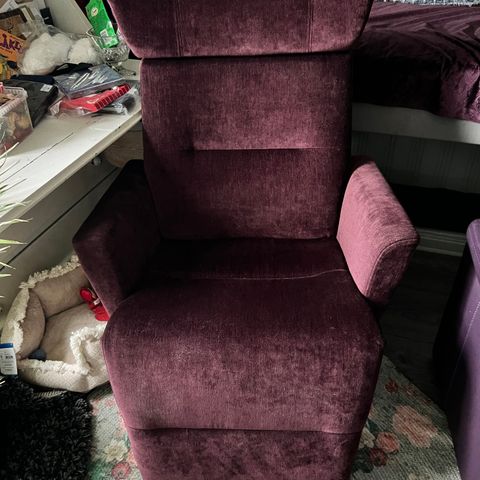 Conform relieve recliner aubergine lite brukt