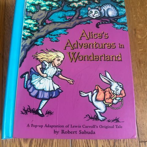 Råfin Alice Adventures in Wonderland pop-up bok på engelsk