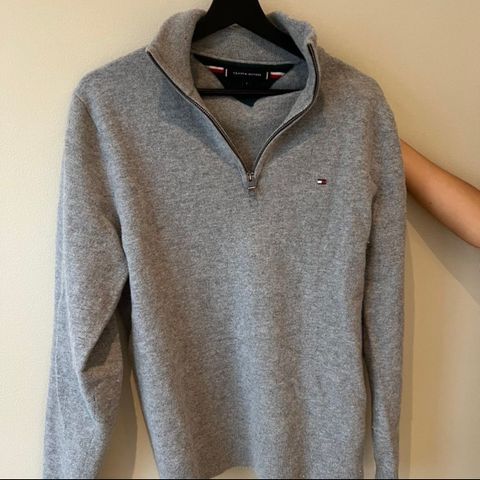 Tommy Hilfiger half zip