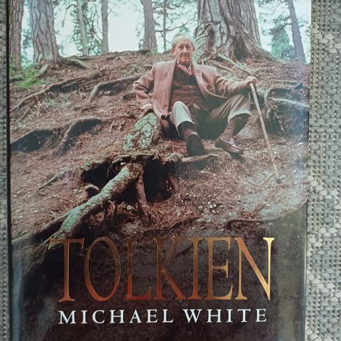 Tolkien: en biografi  Av  Michael White