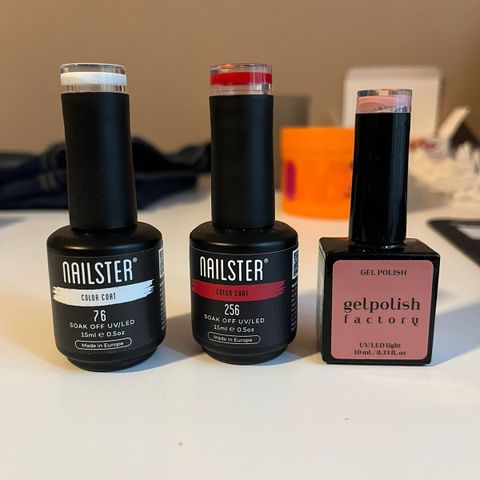 Gel neglelakker fra Nailster og Normal