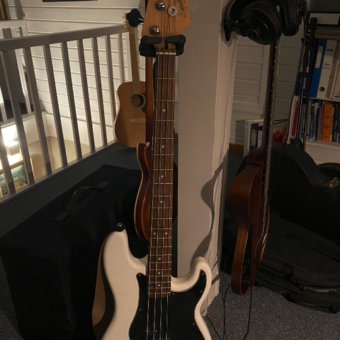 Squier Precision Bass