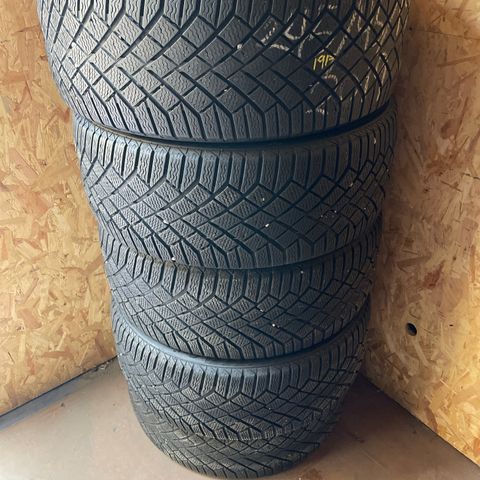 245/45r19 vinterdekk