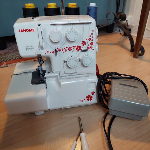 Overlock Janome 990d