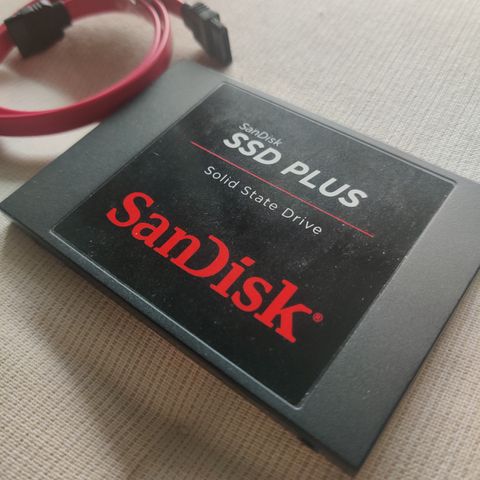 Sandisk SSD Plus 480 GB, pent brukt