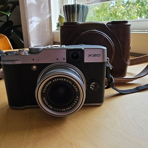 Fujifilm FinePix  X20 sort/sølv