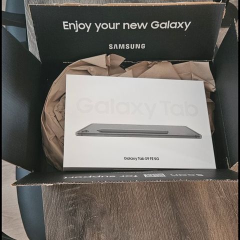 Uåpnet / fabrikk ny SAMSUNG GALAXY TAB S9 FE WIFI + 5G