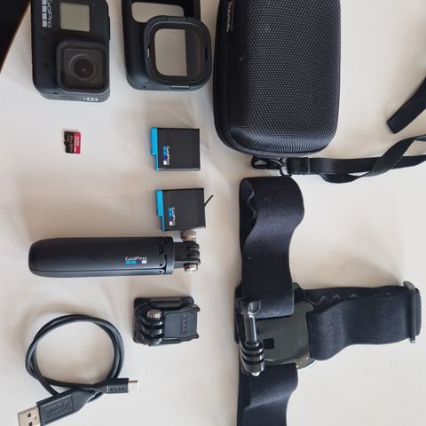 GoPro Hero 8 Black (SOM NY) med utstyr!