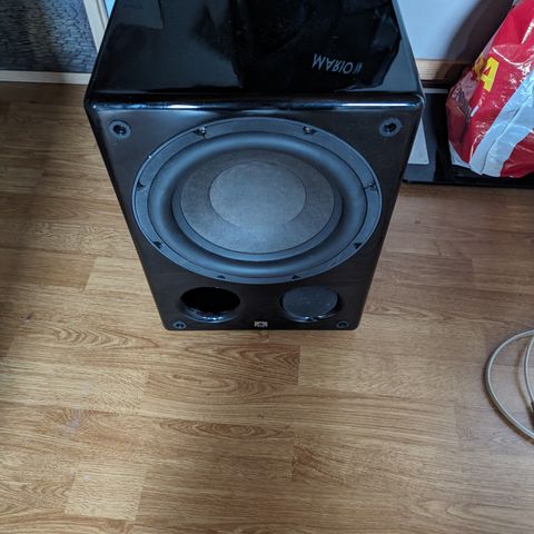 Subwoofer xtz 99 w10.16. defekt forsterker.