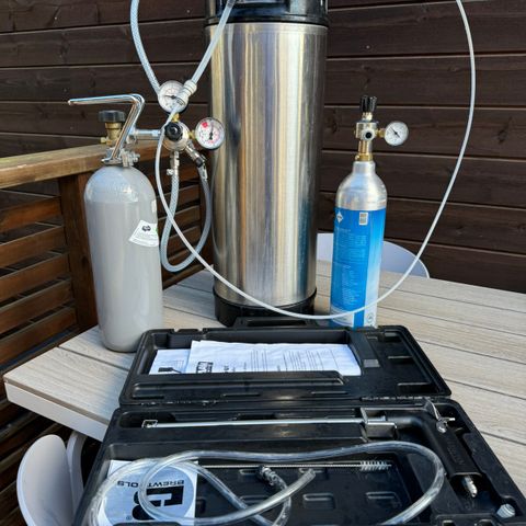 Fatpakke m/piknik-kran + Beergun + stor sodastream med OxyTurbo regulator