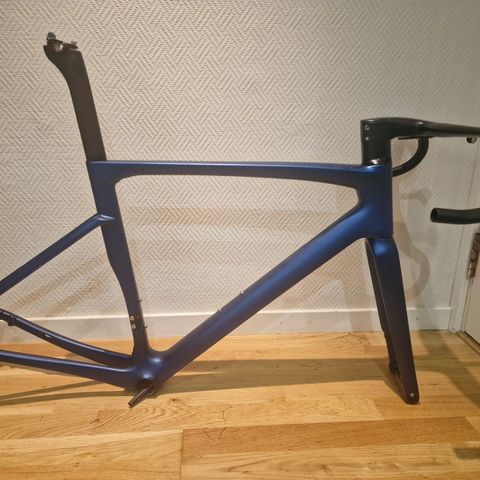 Velobuild VBR 168 carbon rammesett